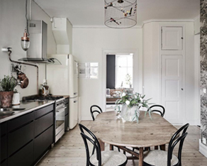 卧室铺木地板，选什么颜色比较合适？